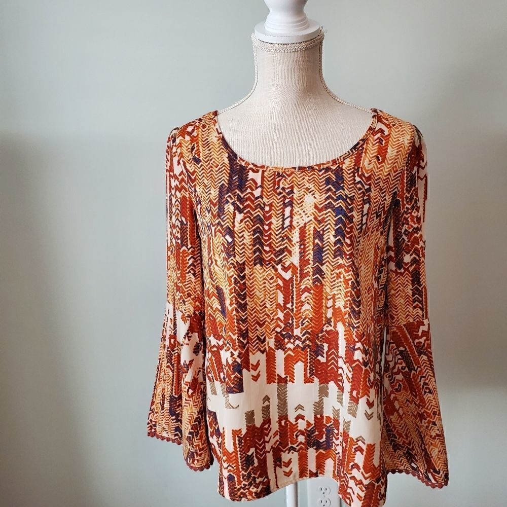 Pink Owl Women's Long Bell Sleeve Scoop Neck Keyhole Back Top Size Small